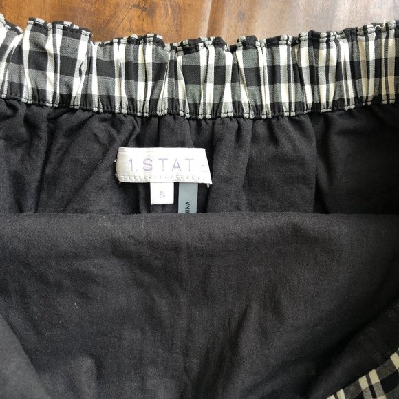 1.STATE Off The Shoulder Gingham Cascade Dress - Picture 6 of 8